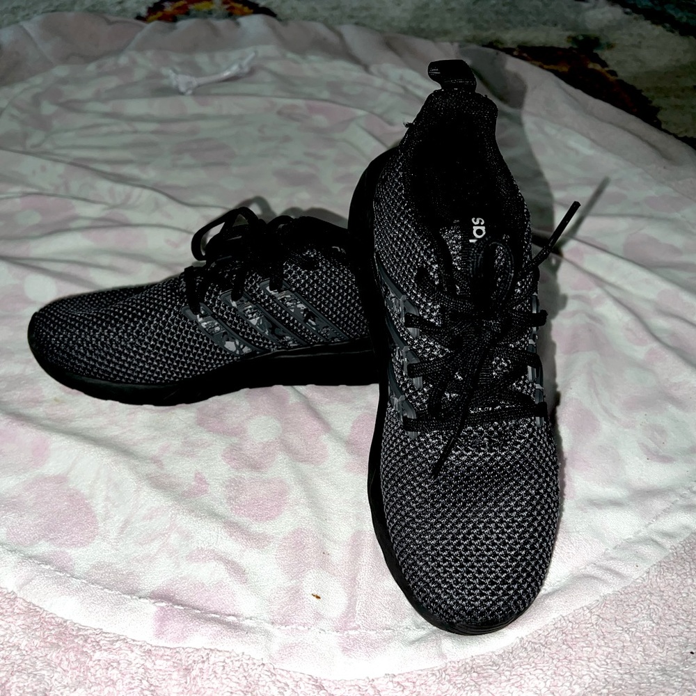 Boys adidas size 3 never worn!
